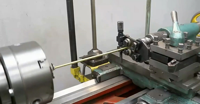 M&aacute;y tiện CNC